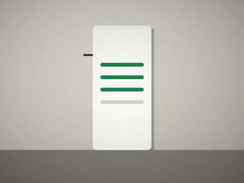 Batterie de stockage murale installée dans un cellier