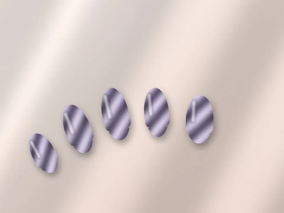 Détail de nail art graphique sur fond nude