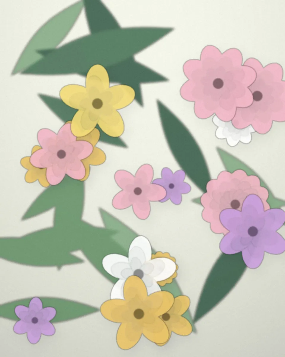 La fleuriste compose un bouquet sur la table de l'atelier