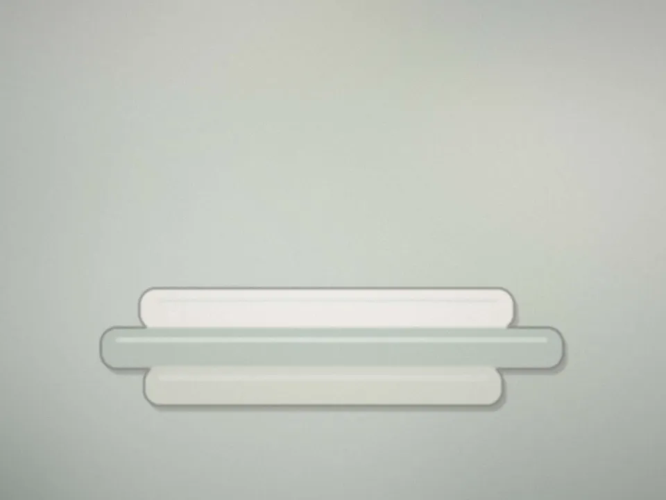 Table de massage préparée, drap et huile tiède